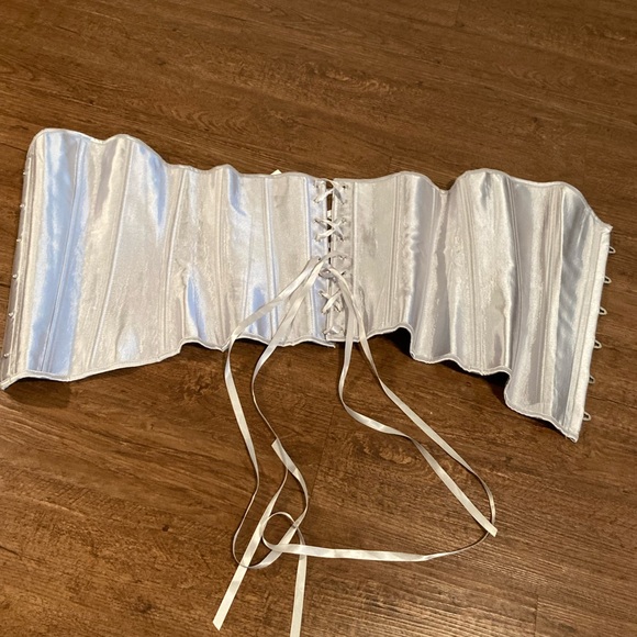 Chicastic corset - Picture 5 of 7